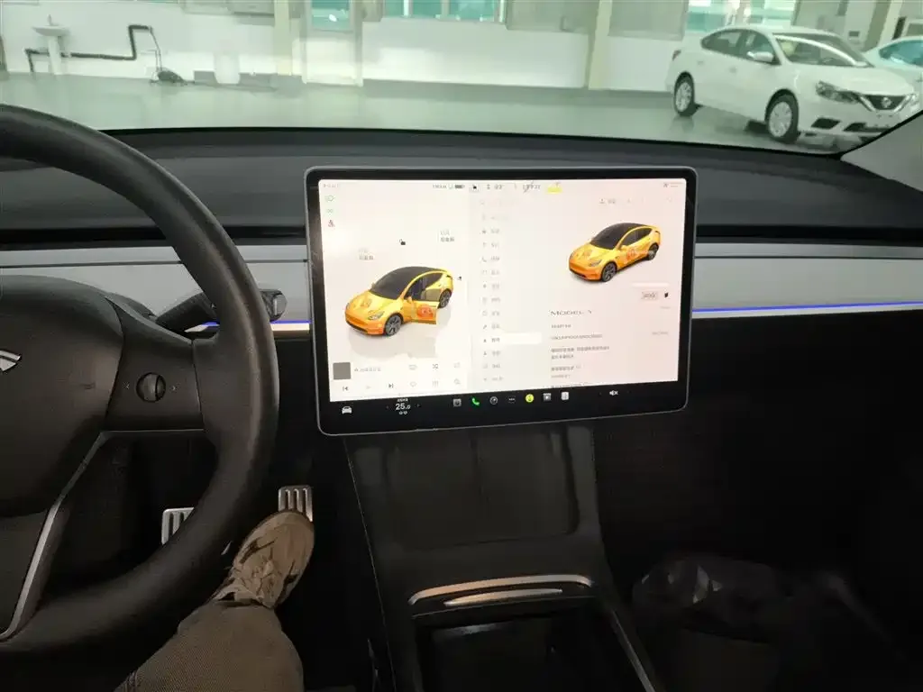 Tesla Model Y — фото 10