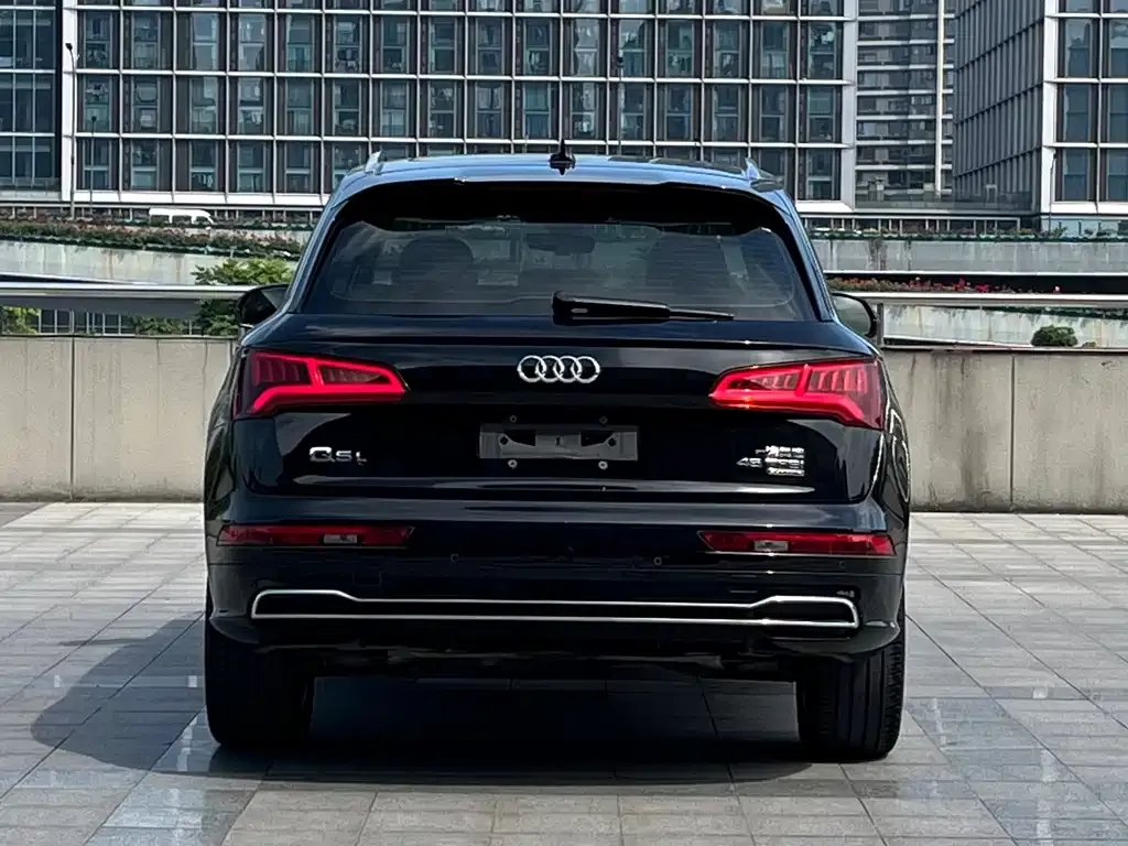 Audi Q5L — фото 7