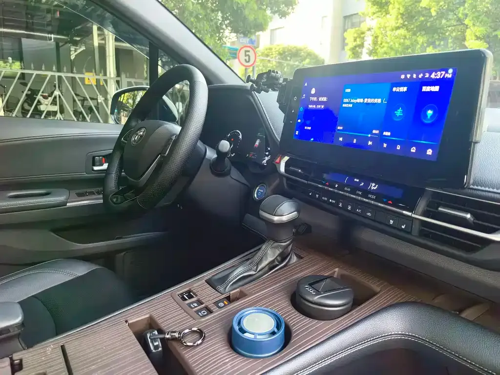 Toyota Sienna 2023 из CN, фото 7