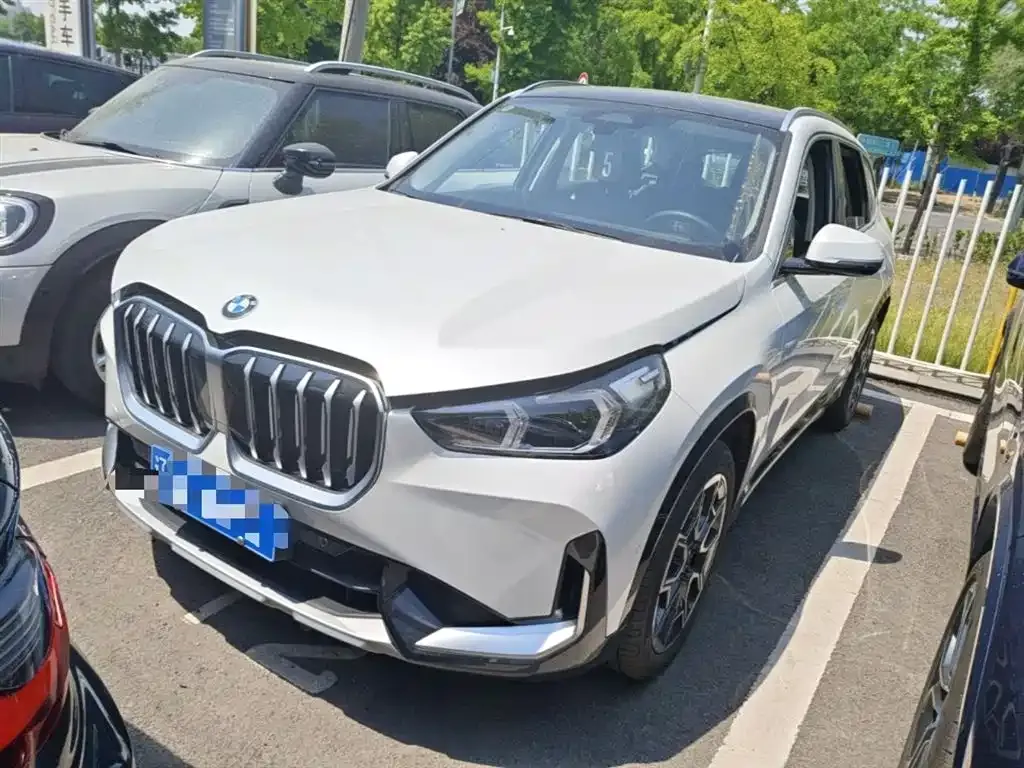 BMW X1 — фото 1