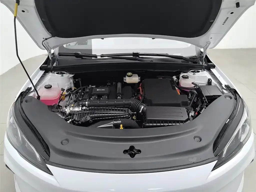 BYD Seal 05 DM-i — фото 8