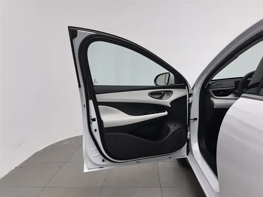BYD Seal 05 DM-i — фото 3