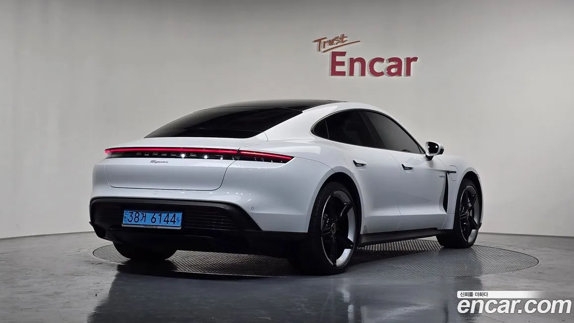 Porsche Taycan 2023 из KR, фото 6