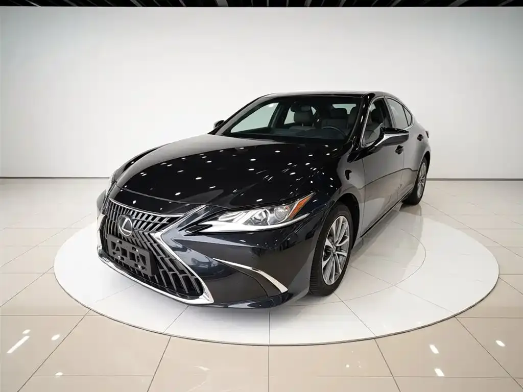 Lexus ES — фото 1