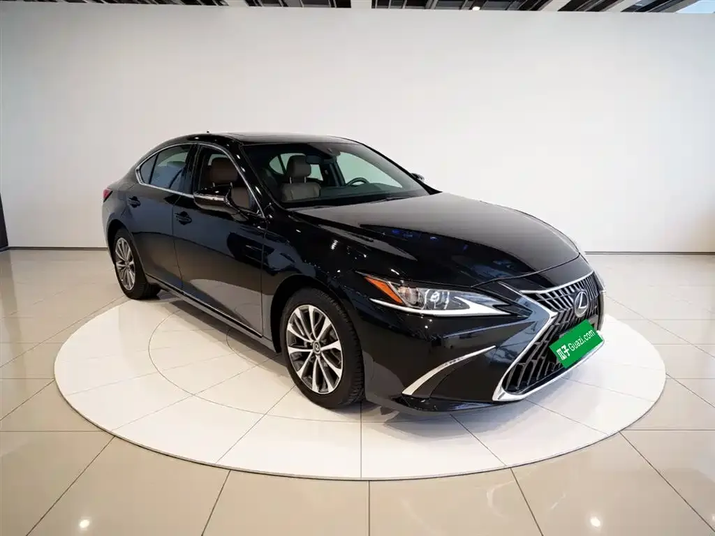 Lexus ES — фото 10
