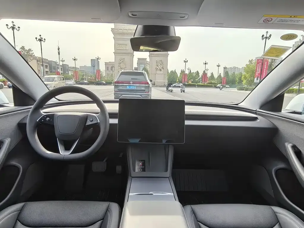 Tesla Model 3 — фото 3