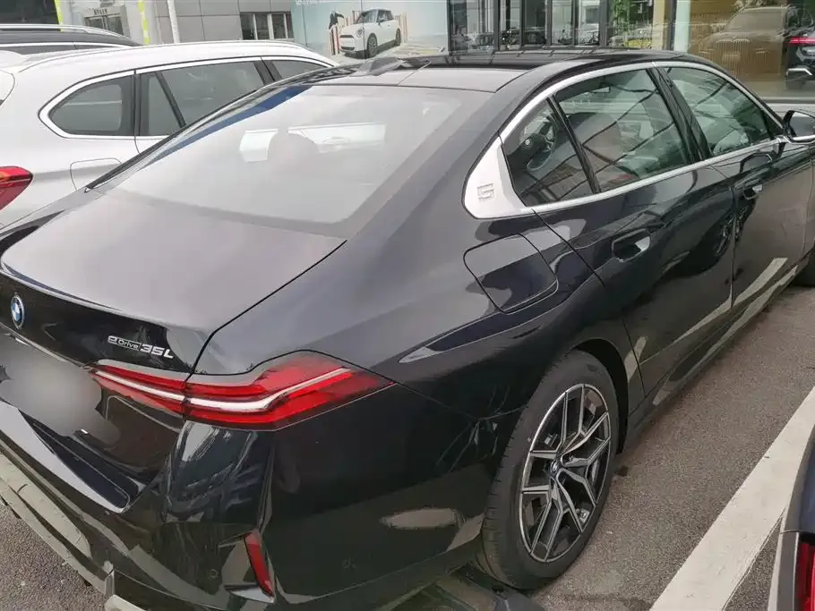 BMW i5 2025 из CN, фото 8