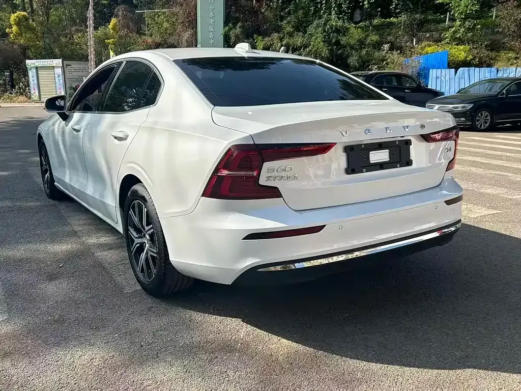 Volvo S60 2023 из CN, фото 9