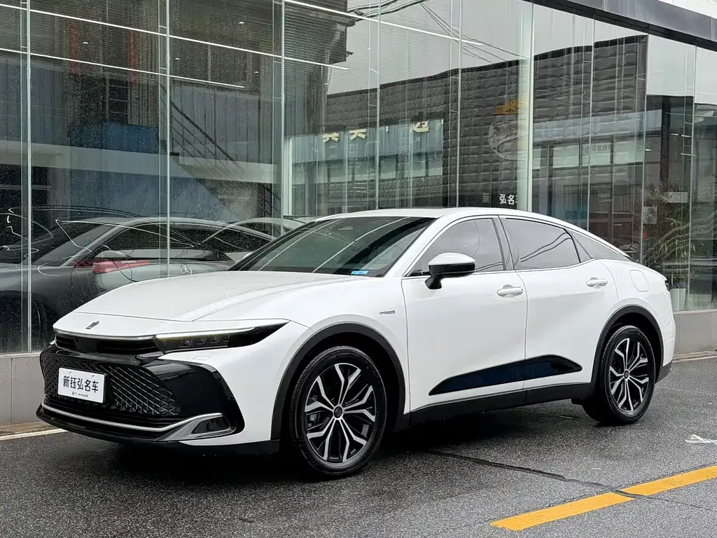 Toyota Crown SportCross 2024 из CN, фото 9