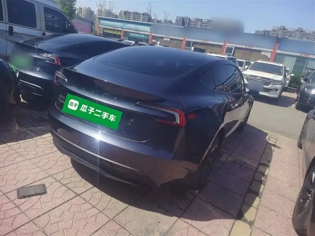 Tesla Model 3 — фото 10