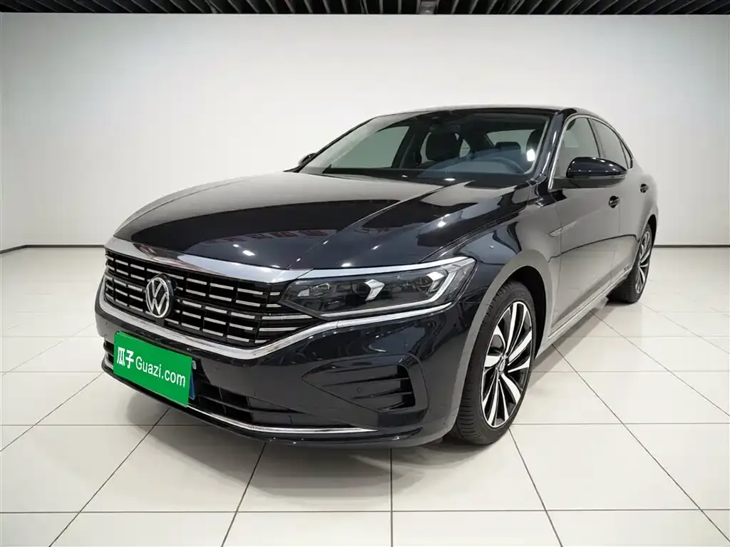 Volkswagen Passat — фото 1