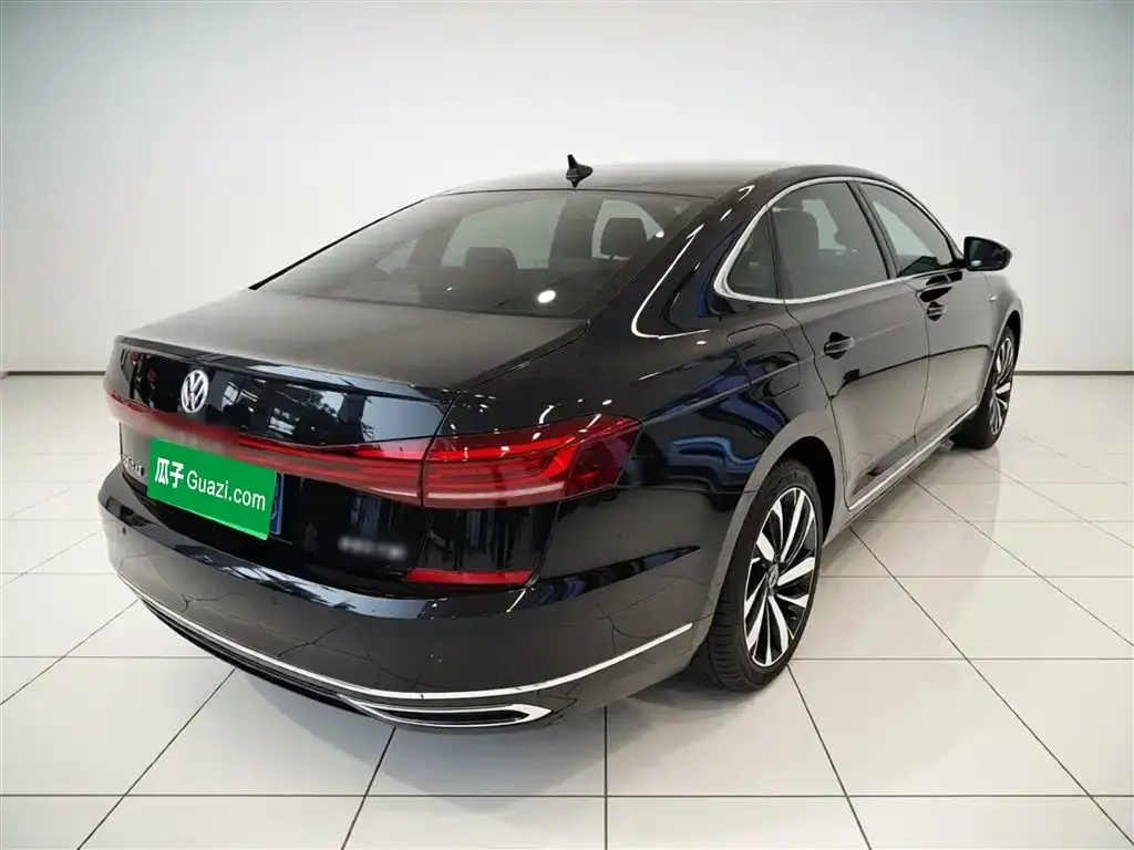 Volkswagen Passat — фото 10
