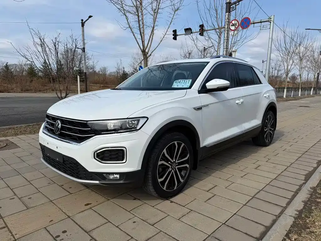 Volkswagen T-Roc — фото 1