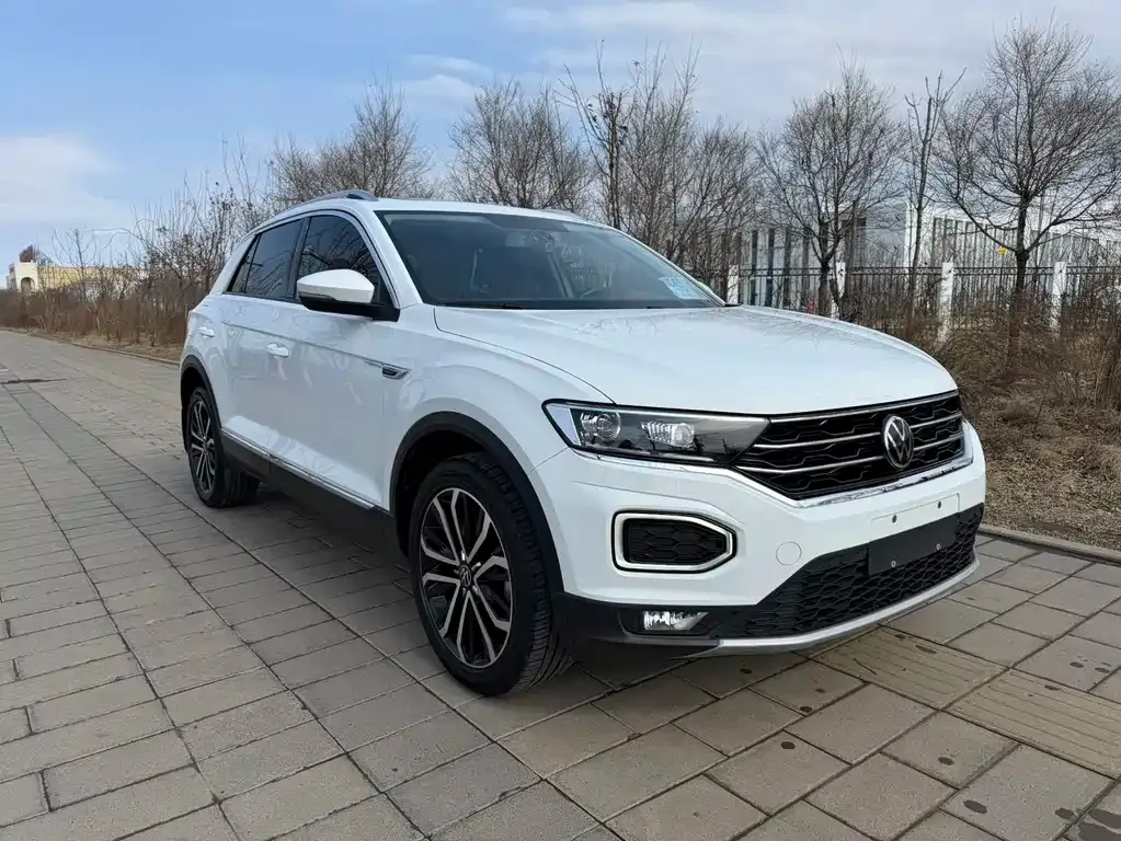 Volkswagen T-Roc — фото 9