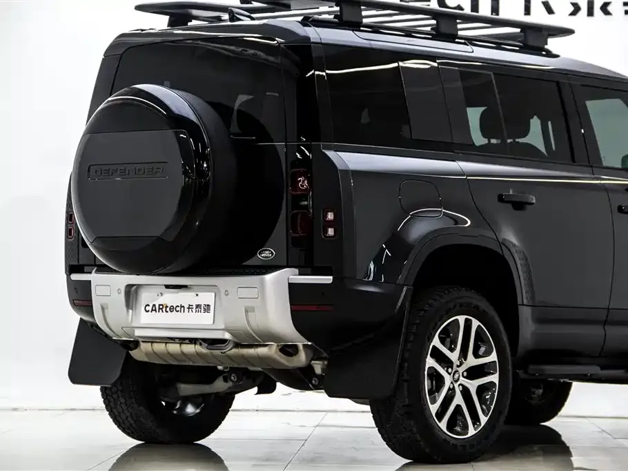 Land Rover Defender — фото 10