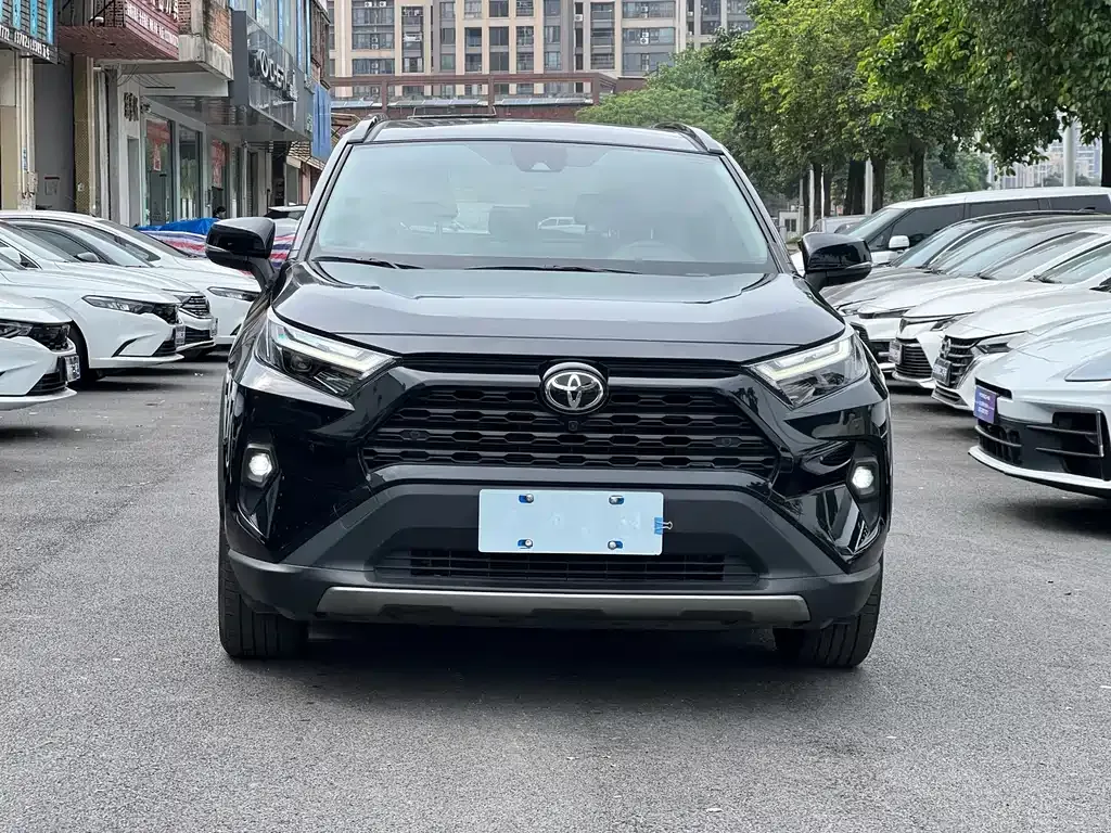 Toyota RAV4 — фото 8