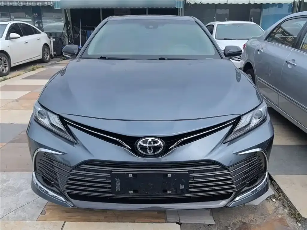 Toyota Camry — фото 3
