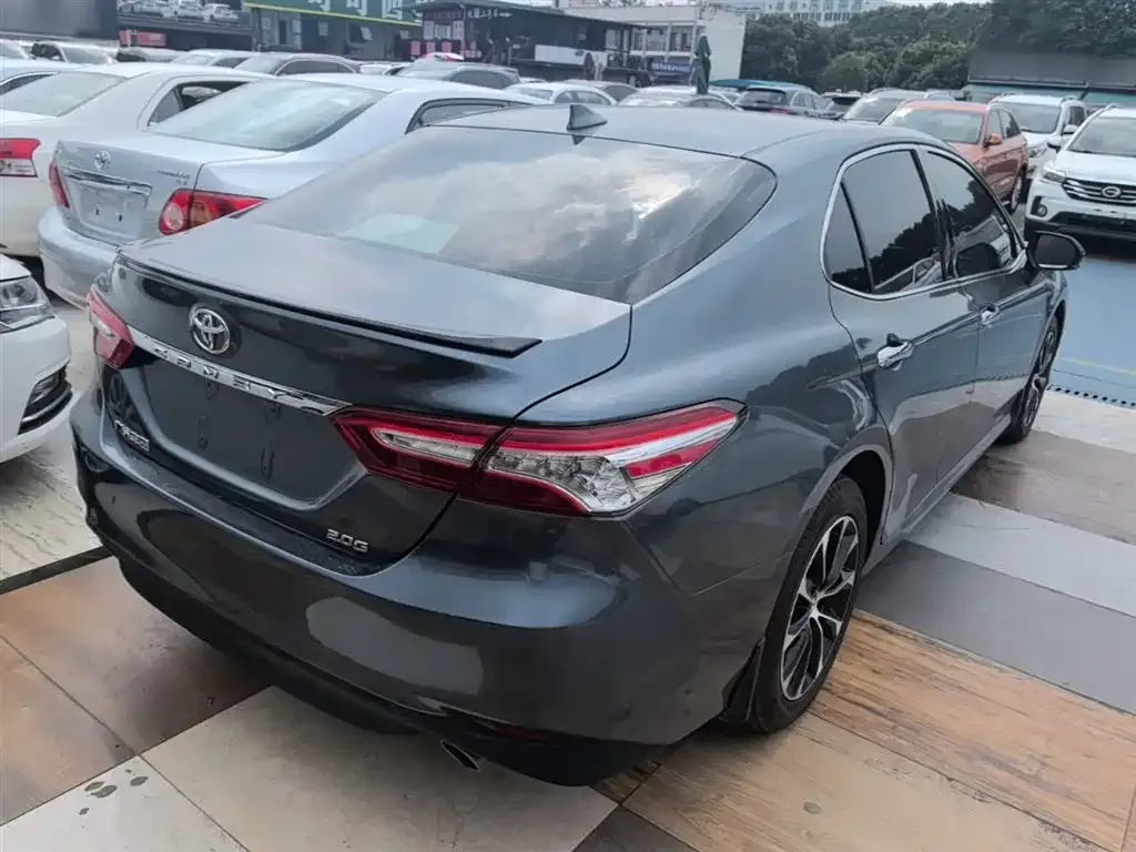 Toyota Camry — фото 9