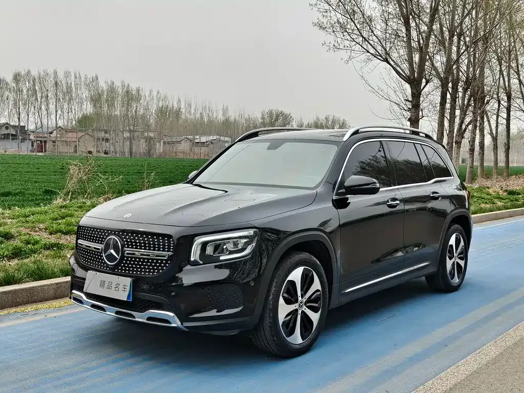 Mercedes-Benz GLB — фото 1