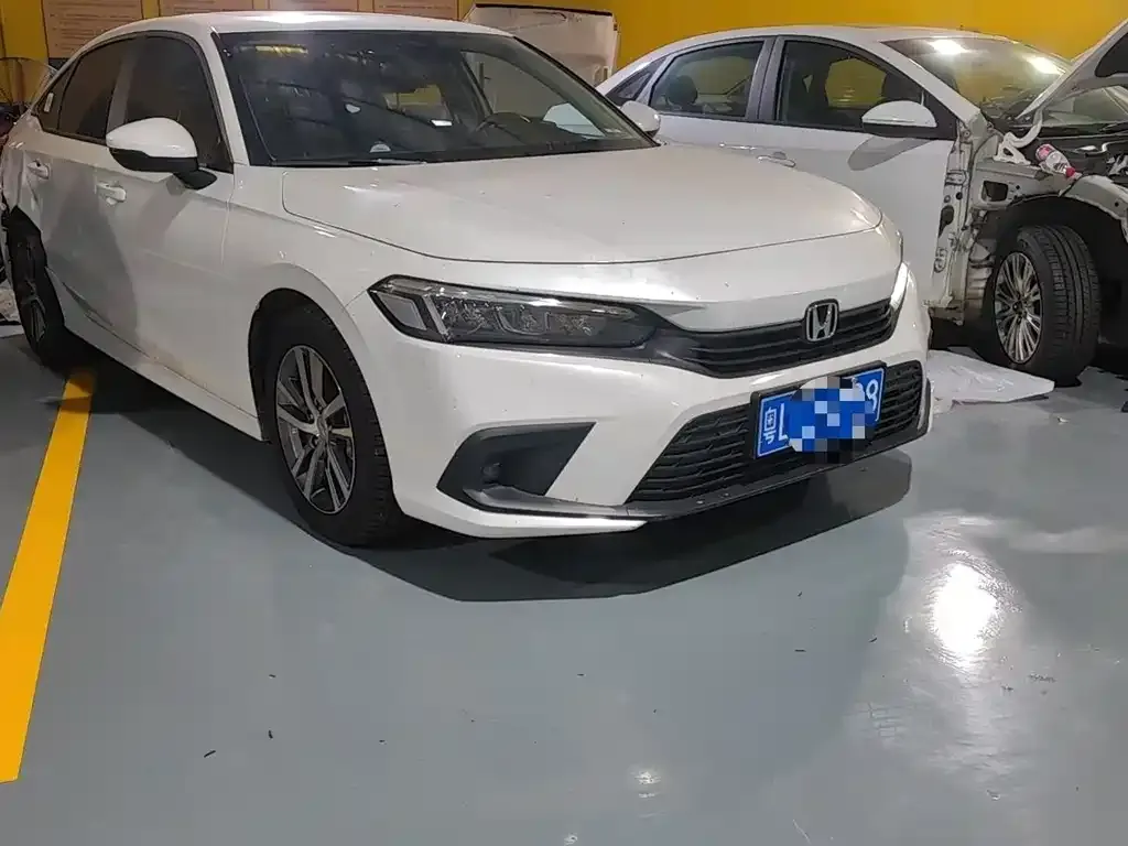 Honda Civic — фото 1