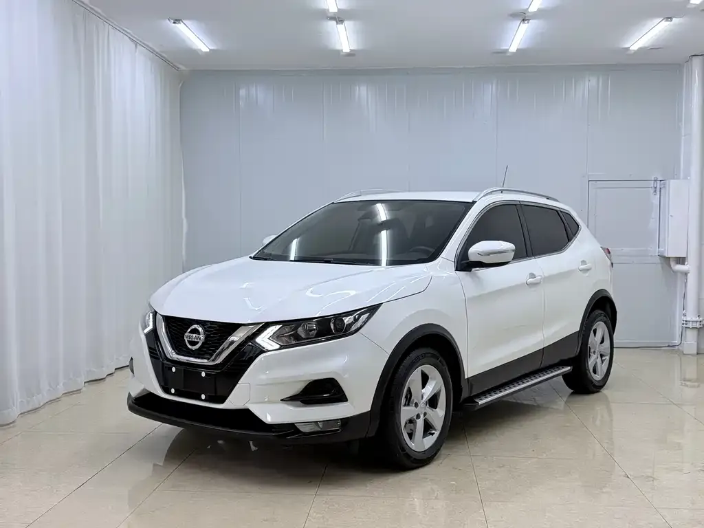 Nissan Qashqai — фото 1