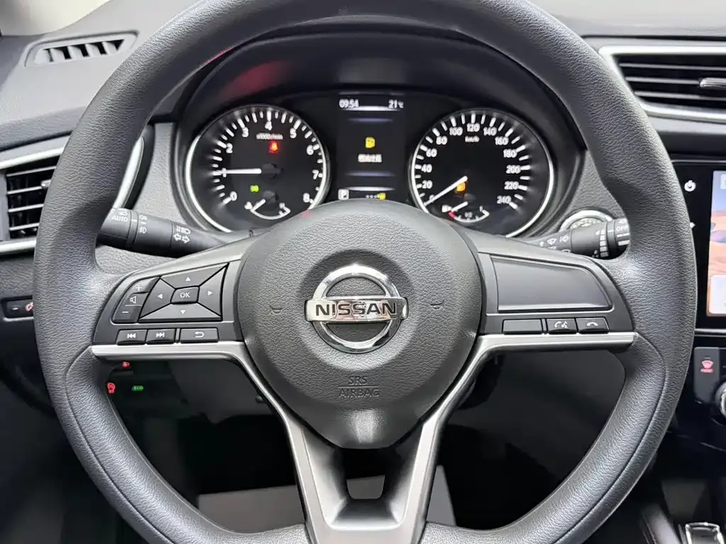 Nissan Qashqai — фото 8