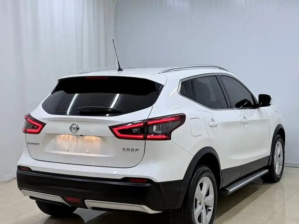 Nissan Qashqai — фото 9