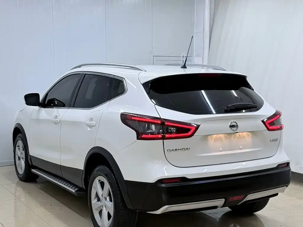 Nissan Qashqai — фото 5