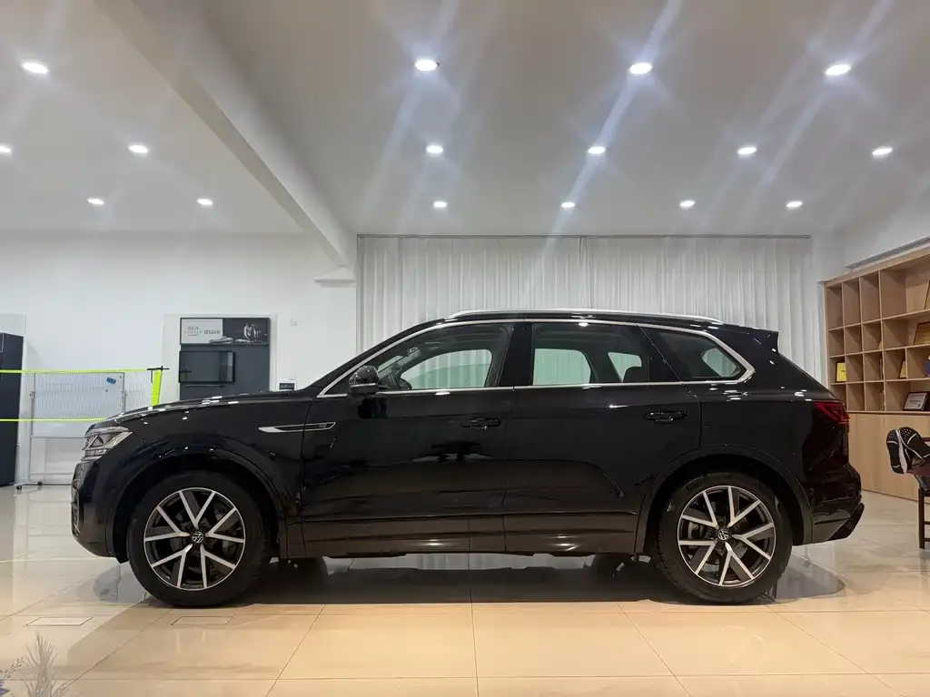 Volkswagen Touareg — фото 2