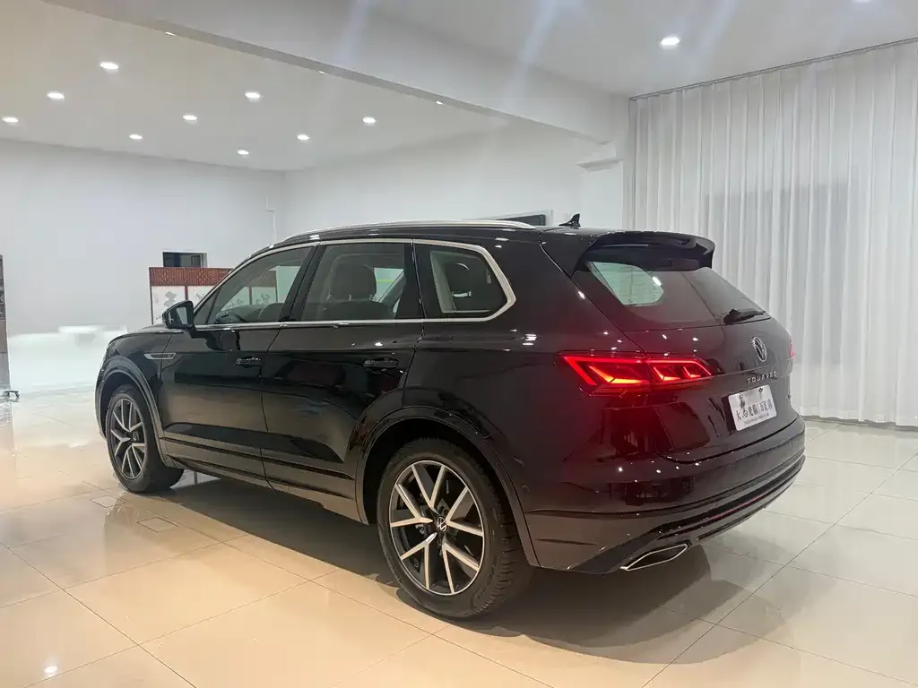 Volkswagen Touareg — фото 4