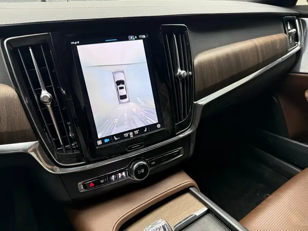 Volvo S90 — фото 9