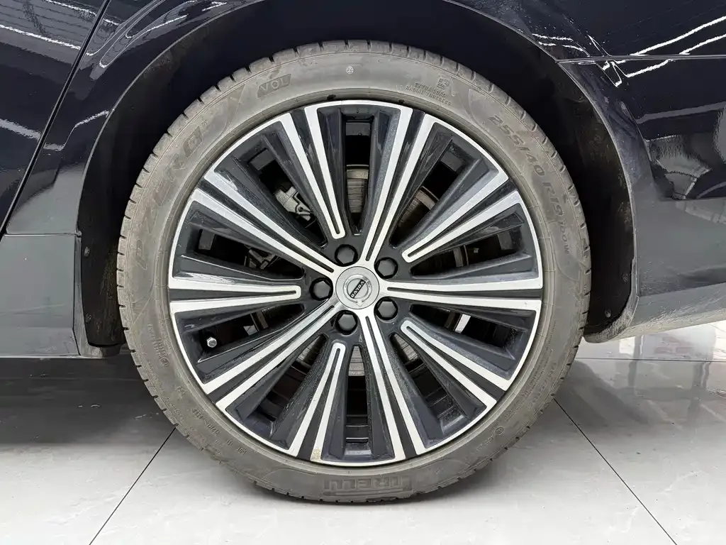 Volvo S90 — фото 10