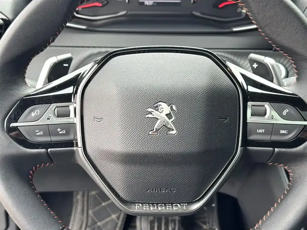 Peugeot 2008 — фото 10