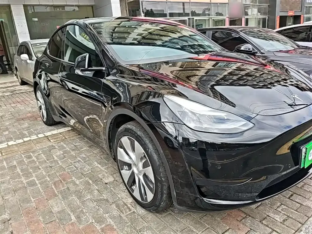 Tesla Model Y — фото 7