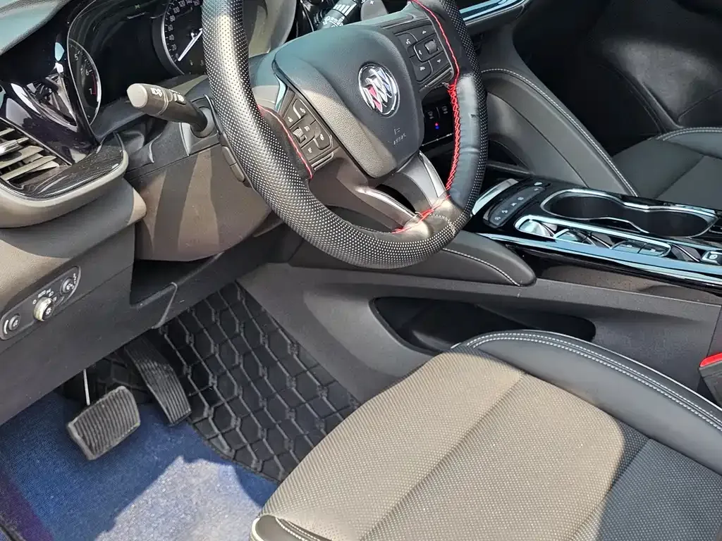 Buick Envision Plus — фото 9