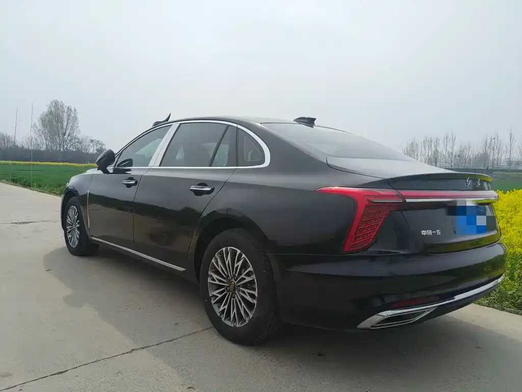 Hongqi H5 — фото 2