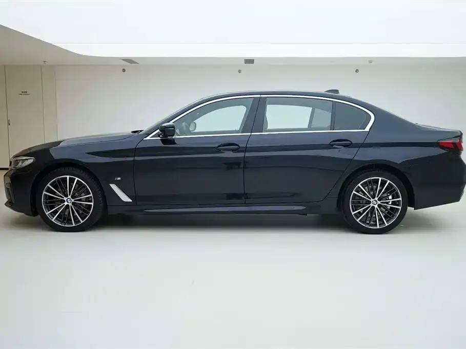 BMW 5 Series — фото 6
