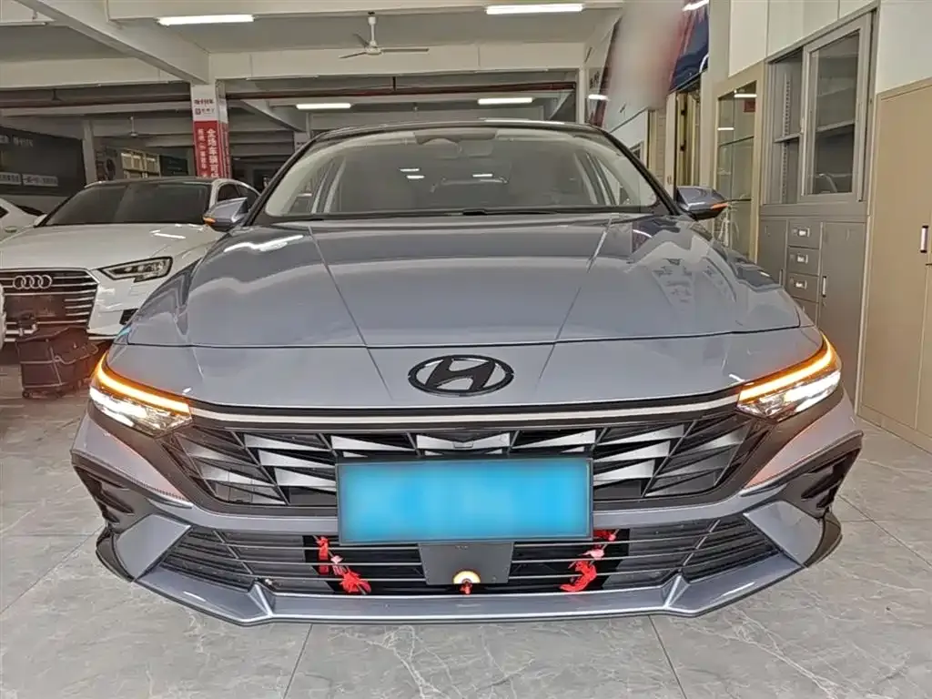 Hyundai Elantra — фото 10