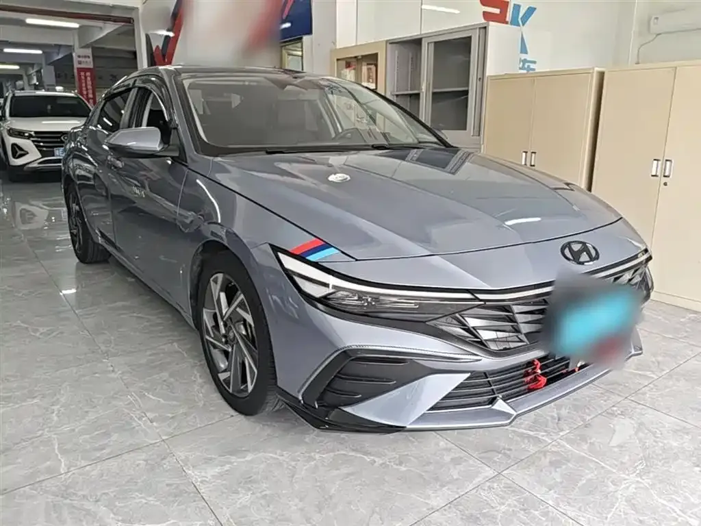 Hyundai Elantra — фото 3