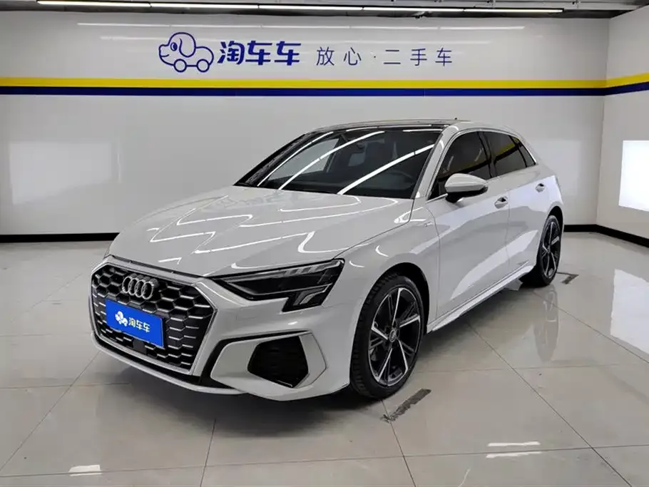 Audi A3 — фото 1