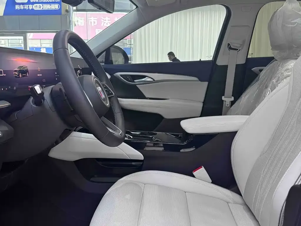 Buick Envision Plus — фото 2