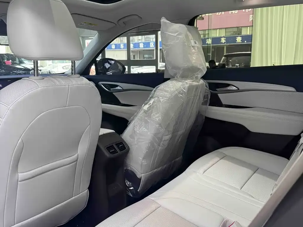 Buick Envision Plus — фото 7