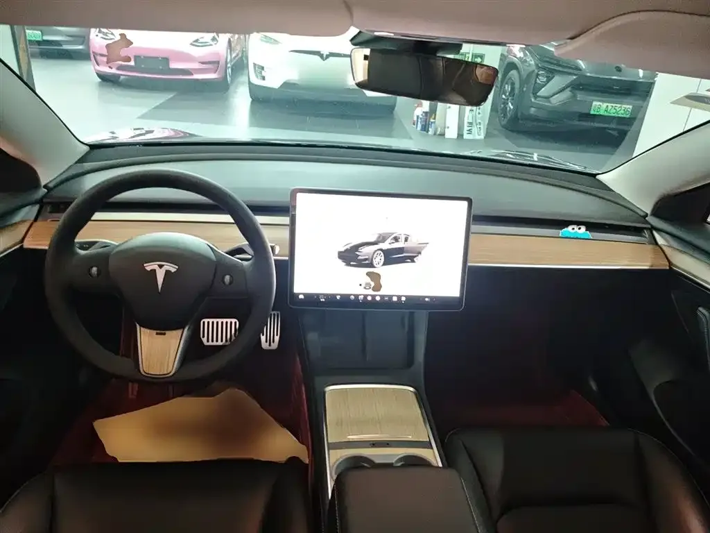 Tesla Model 3 — фото 5