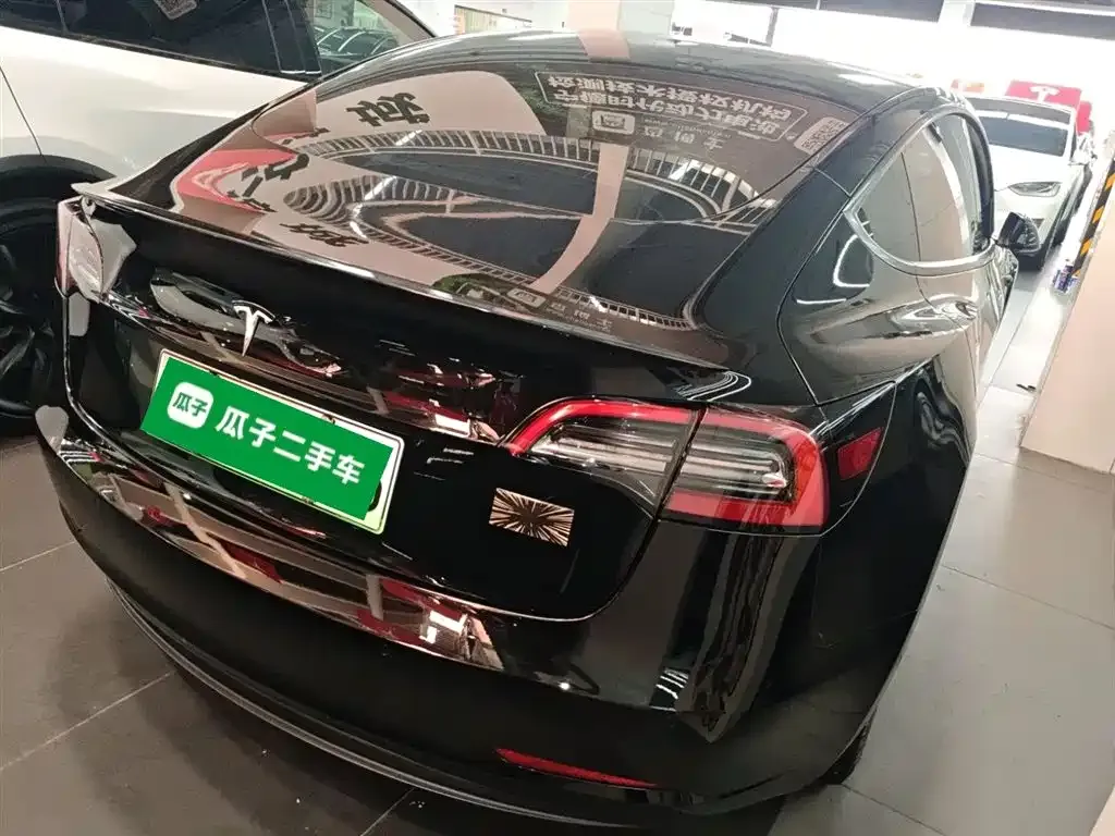 Tesla Model 3 — фото 3