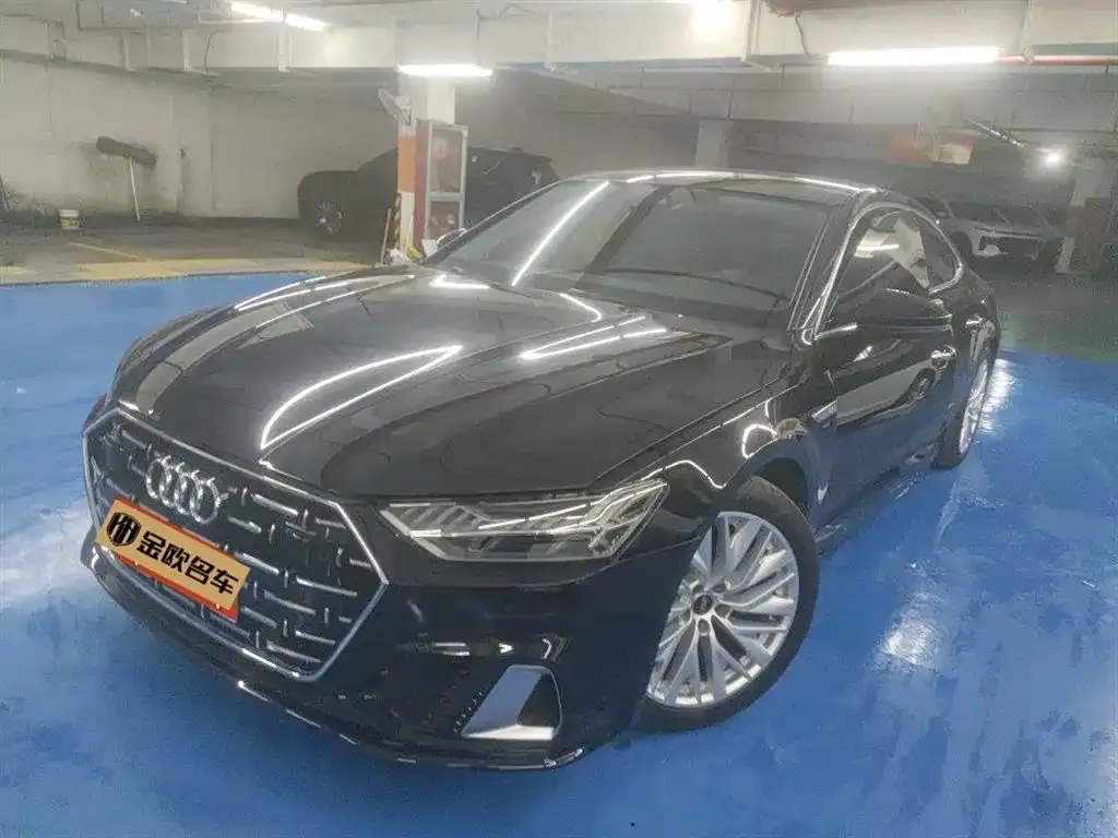 Audi A7L — фото 1
