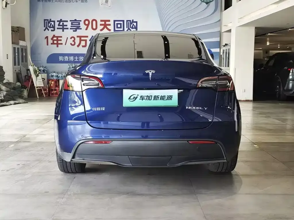 Tesla Model Y — фото 4