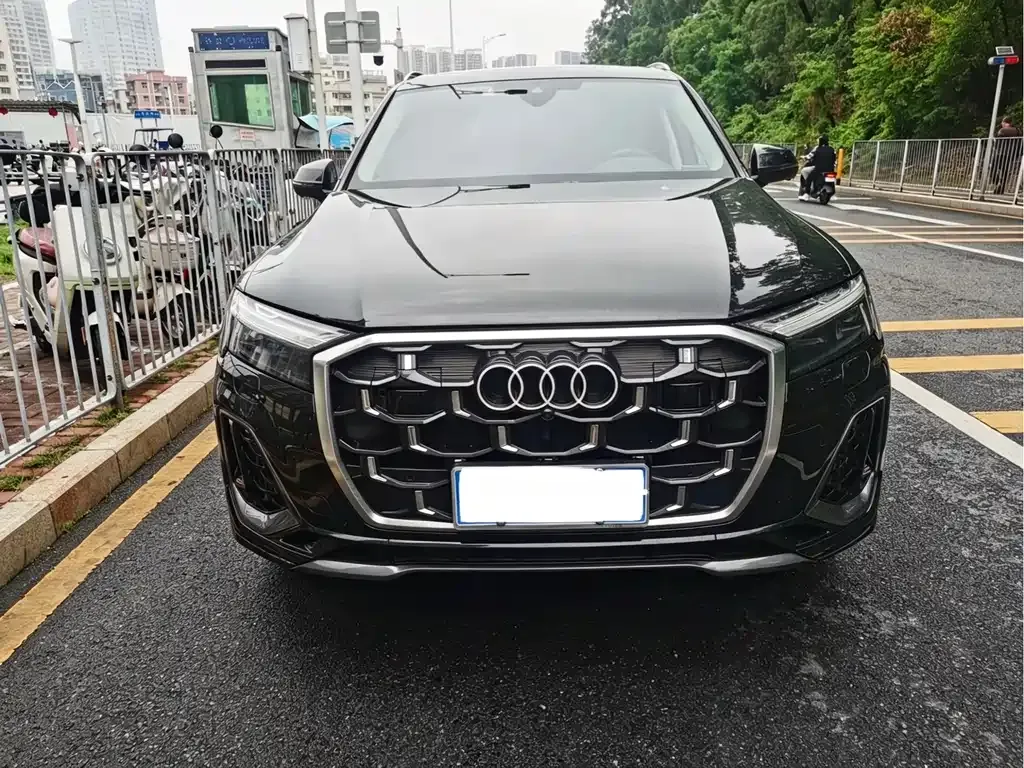 Audi Q7 — фото 8