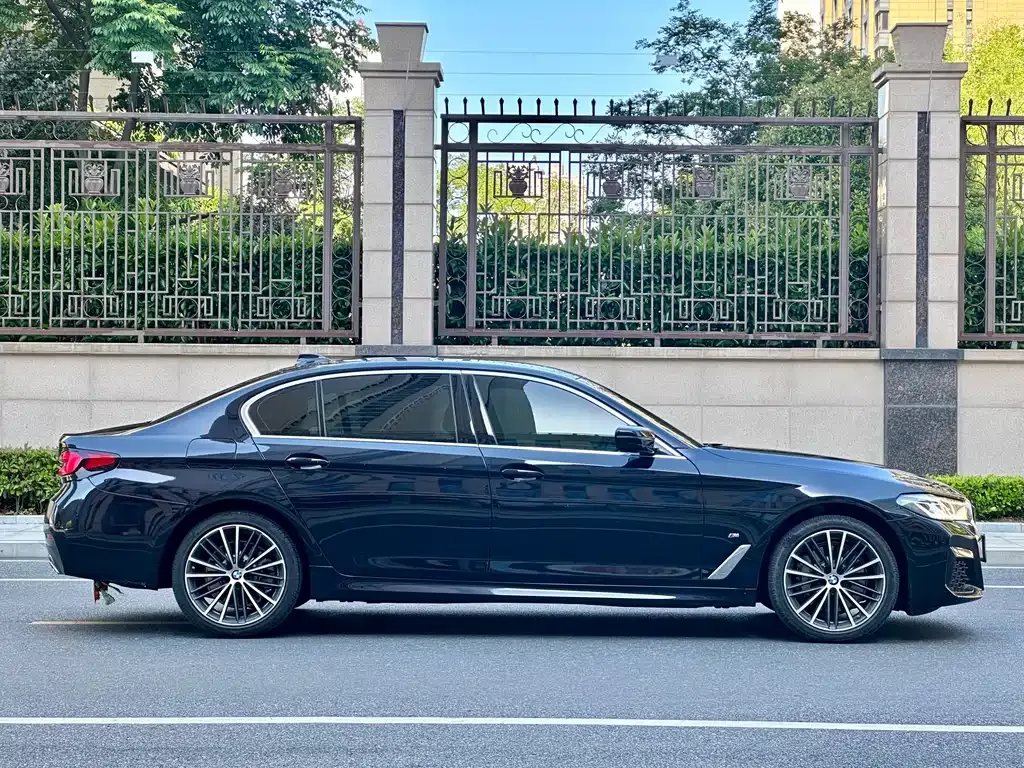 BMW 5 Series — фото 4