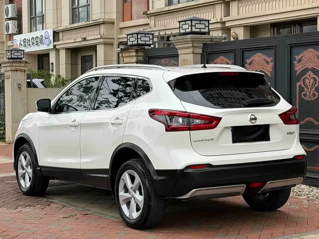 Nissan Qashqai — фото 6