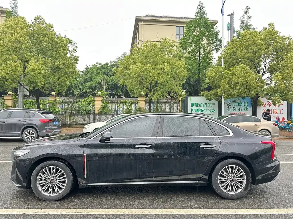 Hongqi H5 — фото 10